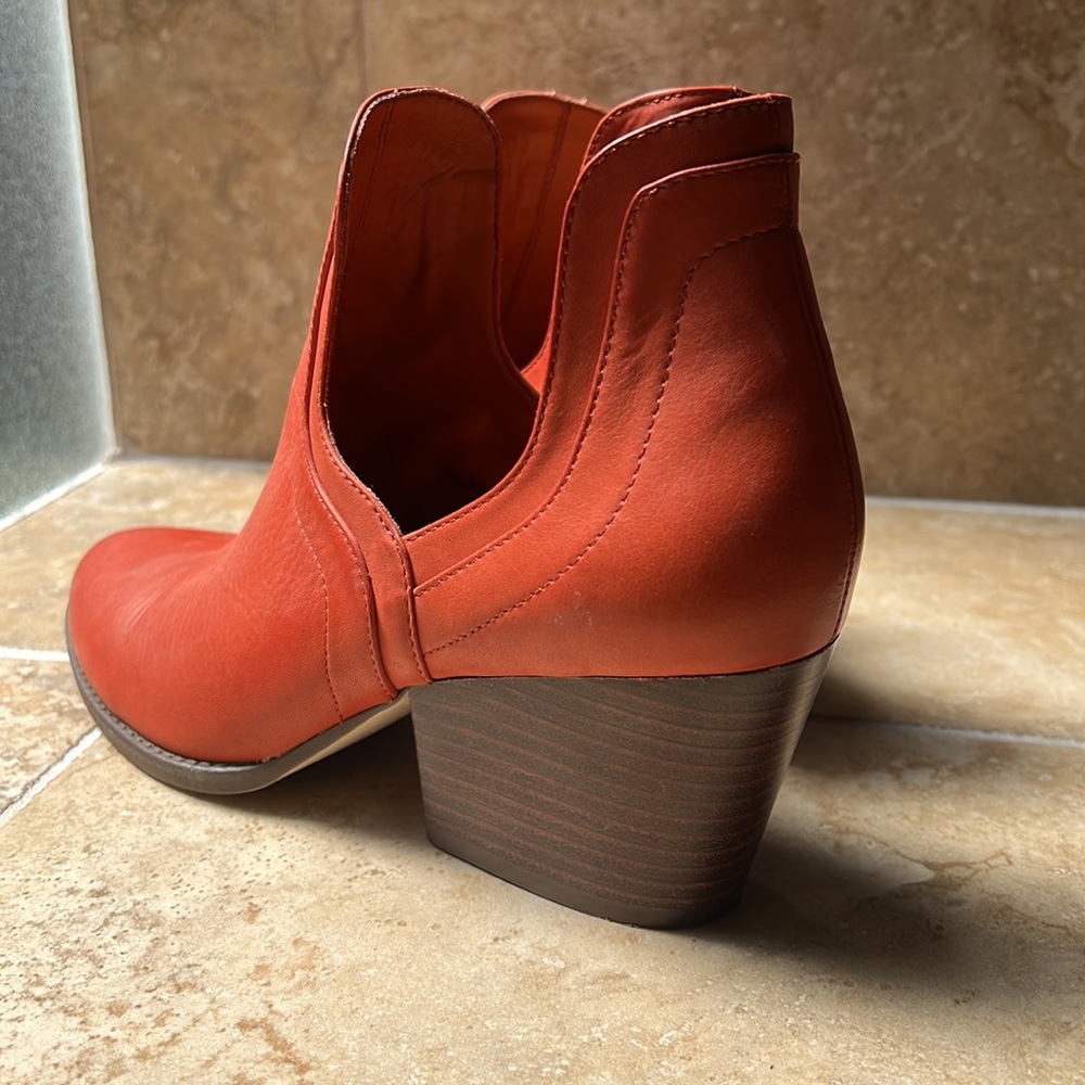Anthro Silent D cut out booties in terracotta leather GORGEOUS! Size 40 Like new - Picture 6 of 14